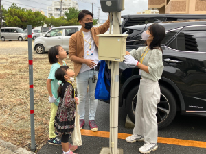 沖縄営業所での家族見学会コンテンツ点検巡回の様子
