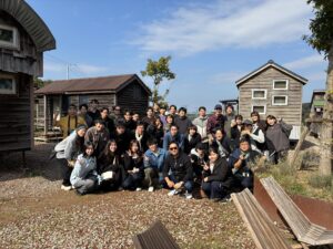 2025年社員旅行 区ルックフィールズでの集合写真